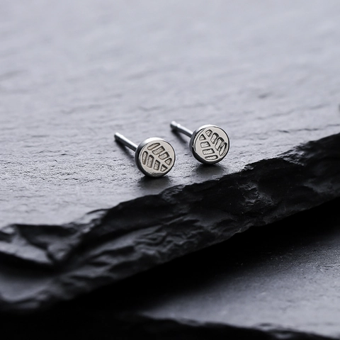 Boucles d'Oreilles Clous Rondes Plaquées Argent Texture Feuille d'Érable Minimaliste pour Homme Femme Hip Hop Bijoux Mode