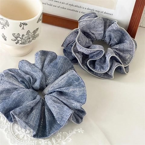 Elastici per Capelli in Tessuto Grigio Blu Con Texture Denim e Bordo Glitter Argento Grandi Eleganti per Donna