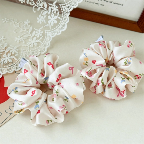 Chouchous en Satin à Imprimé Floral Style Français pour Femmes Élastiques à Cheveux Motif Pastoral Accessoire de Coiffure Élégant