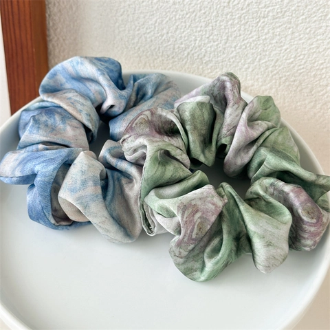 Französischer Stil Satin Scrunchie Elegant Ölgemälde Marmormuster Stoff Haargummi Pferdeschwanz Halter Damen Haarschmuck
