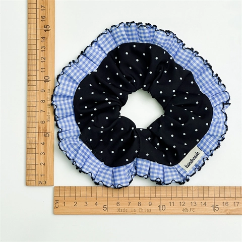 Γλυκό Scrunchie Πάτσγουορκ Μπλε Καρό Gingham Και Μαύρο Πουά Με Βολάν Χειροποίητο Υφασμάτινο Λαστιχάκι Μαλλιών Για Γυναίκες Κορίτσια