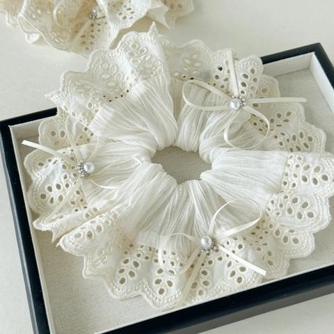 Handmade French Vintage Lace Scrunchies For Women Ballet Style Hollow Out Large Hair Ties With Artificial Pearl Bow Knot