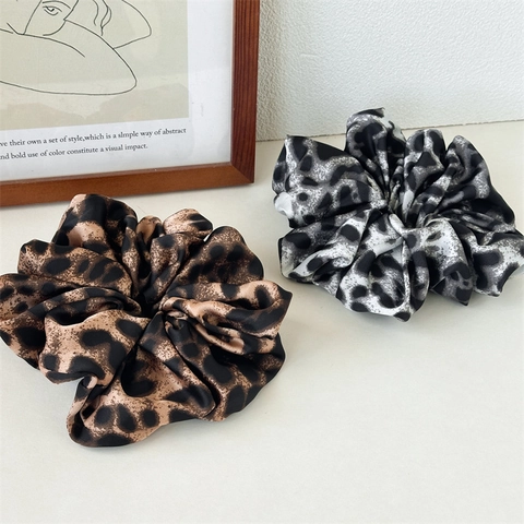 Elegante Coletero de Tela de Satén con Estampado de Leopardo Vintage Plisado Elástico para Mujer Accesorios de Peinado Diario
