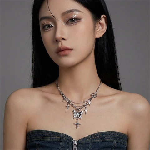 Collier Multicouche Tendance Y2K Papillon Étoile Lune Gland Alliage Strass Style Punk Gothique Choker Bijoux Mode Femme