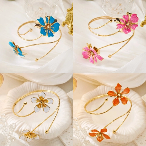 Elegant Gold Plated Alloy Enamel Flower Arm Cuff For Women Adjustable Spiral Botanical Floral Pattern Fashion Jewelry Bangle Bracelet