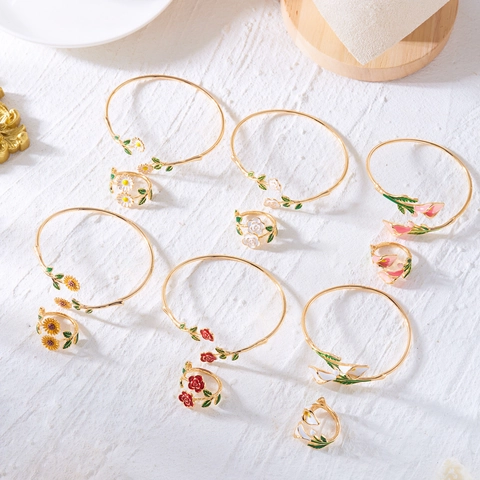 Juego de Joyas de Flores de Moda Aleación de Cobre Esmalte Rosa Girasol Lirio del Valle Pulsera Abierta Ajustable y Anillo para Mujer