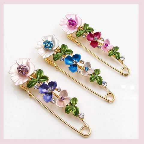 Vintage Flower Enamel Brooch Pin Gold Alloy Rhinestone Safety Pin For Women Clothing Scarf Dress Banquet Party Jewelry