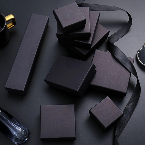 Lujosa Caja De Regalo Para Joyas De Cartón Negro Cuadrada Con Tapa Y Base Estuche De Embalaje Para Collar Pendiente