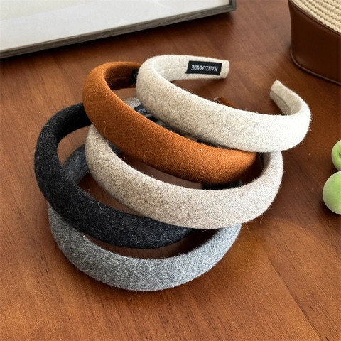 Retro Padded Woolen Headband For Women Vintage Wide Edge Thick Hair Band Handmade Winter Headpiece For Daily Fashion