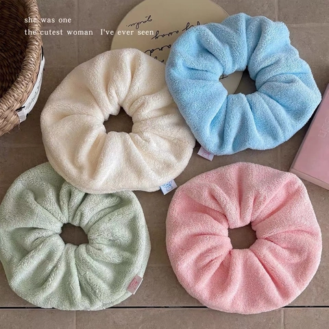 Oversized Plush Towel Scrunchies For Women Soft Absorbent Hair Ties Thick Elastic Bun Maker Minimalist Polyester Hair Accessories