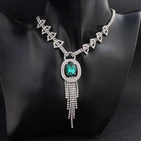 Lussuoso Set di Collana e Orecchini con Pietre Preziose Artificiali Verde Smeraldo e Nappe di Strass per Sposa Matrimonio Donna
