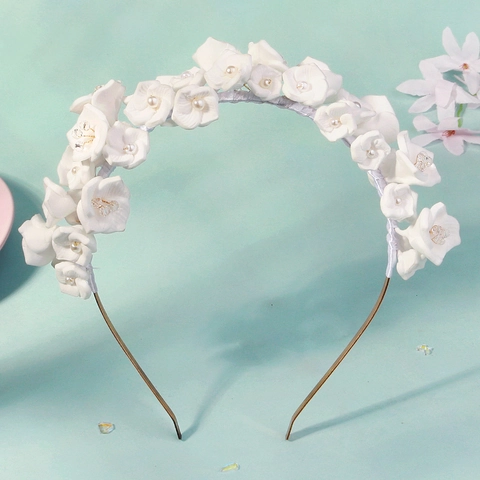 Handgefertigte Weiße Polymer-Ton Blume Stirnband Braut Haarkamm Set Romantische Florale Hochzeit Accessoires Mit Kunstparel
