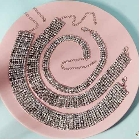 Collier Ras de Cou Luxueux en Strass Multirangs pour Femmes Plaqué Or Argent Collier en Cristal pour Mariage Fête Bijoux