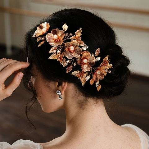 Fascia per Capelli da Sposa Vintage in Lega d'Oro con Strass Perle Artificiali Fiori Farfalla Traforata Copricapo da Donna