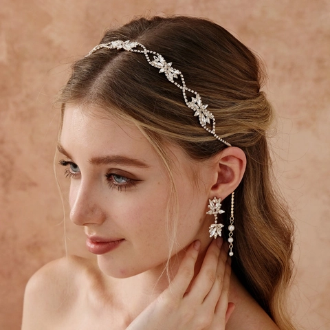 Set di Catena per Capelli e Orecchini in Oro con Strass Bohemien Parure di Gioielli da Sposa con Nappine di Perle Artificiali