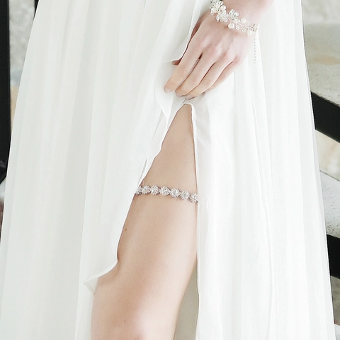 Lussuosa Giarrettiera da Sposa in Strass a Fiore e Bracciale per Sposa Elegante Catena da Gamba Elastica Nastro Bianco Accessorio