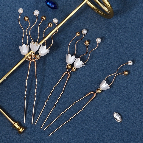 Palillos para el Pelo Estilo Chino Vintage Lirio de los Valles Horquillas en U Aleación Oro Flor Acrílica Perla Artificial Borla