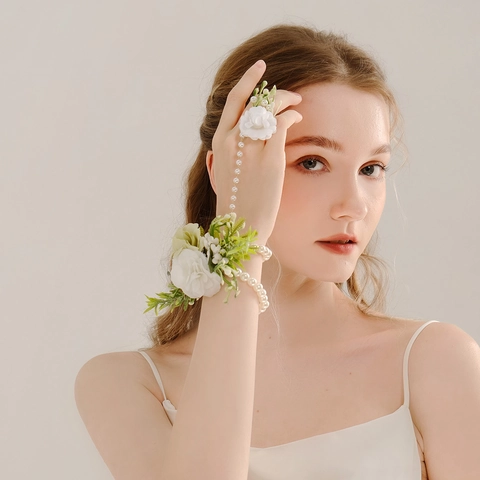 Elegant Silk Rose Flower Wrist Corsage With Artificial Pearl Hand Chain Bracelet Integrated Ring For Wedding Party Bride Jewelry