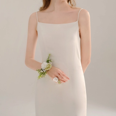 Elegant Silk Rose Flower Wrist Corsage With Artificial Pearl Hand Chain Bracelet Integrated Ring For Wedding Party Bride Jewelry