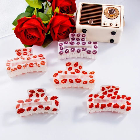 Damen Valentinstag Rot Herz Lippen Druck Haarklammer Groß PVC Haarschmuck XOXO Muster Rechteck Haarkralle Haarnadel