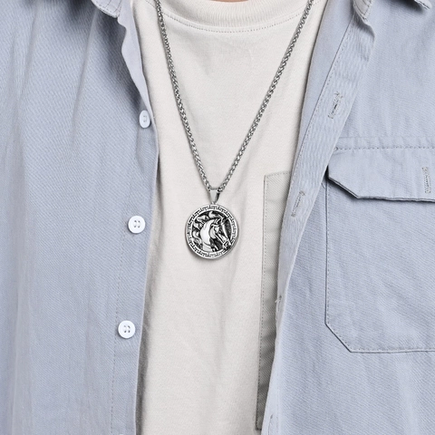 Retro Stainless Steel Horse Head Pendant Necklace For Men Gold Silver Plated Round Animal Greek Meander Hip Hop Jewelry Gift
