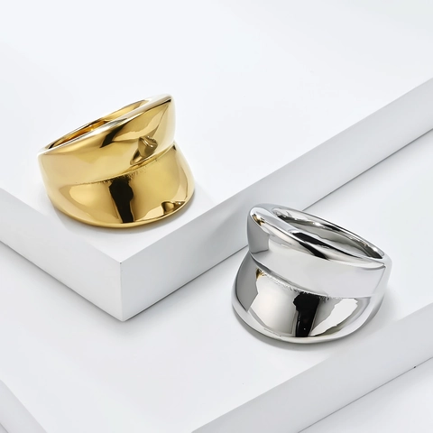 Women's Minimalist Wide Smooth Stainless Steel Ring High Polished Electroplated Gold Silver Tone Finger Ring Jewelry