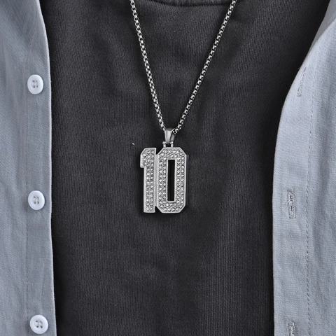 Collier Pendentif Numéro 7 10 en Acier Inoxydable Hip Hop pour Hommes Femmes Strass Numéro de Maillot Sport Bijoux Cadeau
