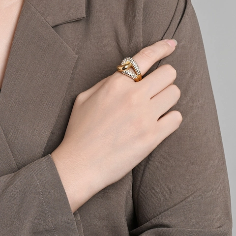 Mode Damen Knoten Ring 18K Vergoldet Edelstahl High End Strass Drehung Schmuck Geschenk Glatte Glänzende Oberfläche Ring