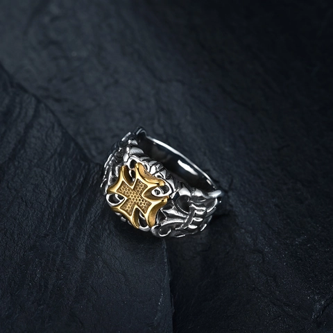 Men's Vintage Stainless Steel Cross Signet Ring Gothic Relief Iron Cross Gold Silver Tone Band Ring Punk Biker Jewelry