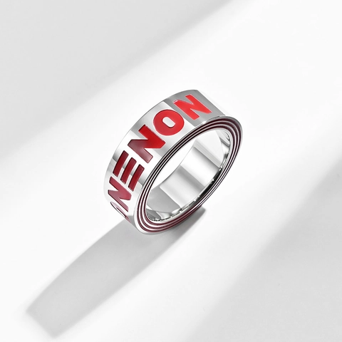 Anillo de Banda Ancha de Acero Inoxidable Hip Hop Letras de Esmalte Rojo Ranuras Laterales Joyería de Dedo Streetwear