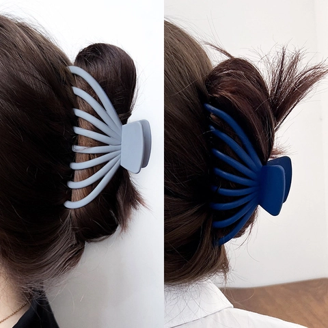 Korean Matte Large Hair Claw Clips For Women Minimalist Solid Color Octopus Shark Clip Fashion Thick Hair Accessories