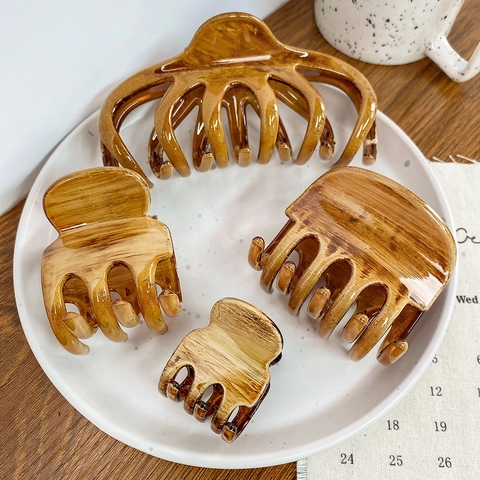 French Lazy Style Hair Claw For Women Large Wood Grain Shark Clip Non-Slip Strong Hold Amber Plastic Hair Accessories