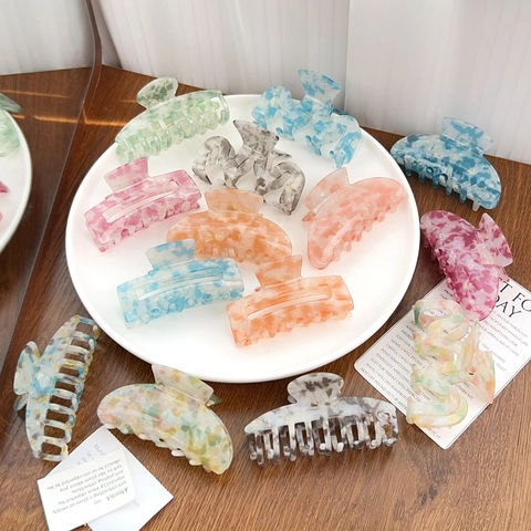 Elegant PVC Hair Claw Clips For Women Large Marble Pattern Tortoise Shell Shark Clip Non Slip Simple Hair Catch Accessories
