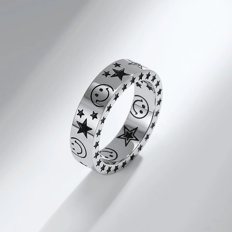 Anillo de Acero de Titanio de Estilo Japonés Con Cara Sonriente de Luna y Estrella para Hombre Mujer Pareja Joyería
