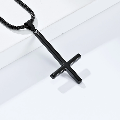 Collana con Croce Invertita in Acciaio Inossidabile Ciondolo Croce di San Pietro per Uomo Donna Gothic Punk Gioielli Minimalisti