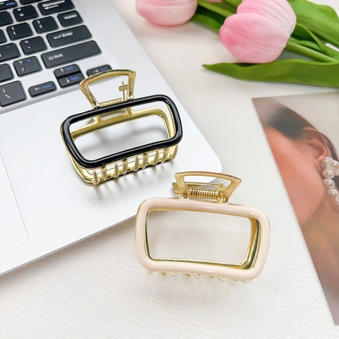 Elegant Alloy Square Hollow Hair Claw Clip Minimalist Geometric Shark Clip For Women Daily Office Hair Accessories