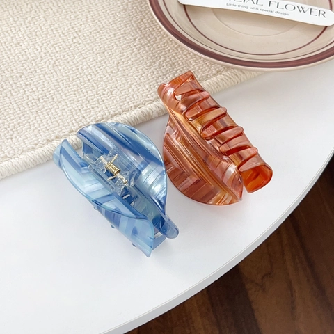 Fashion Printed Marble Pattern Acrylic Hair Claw Clip For Women Minimalist Large Shark Hair Clip Elegant Daily Hair Accessories