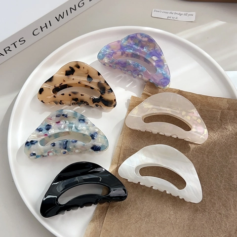 Korean Style Acetate Triangle Hollow Hair Claw Clip Large Simple Hair Accessory For Women Back Of Head Ponytail Holder