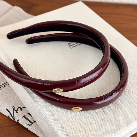 Vintage Weinrot Kunstleder Haarreif Mit Goldener Ovaler Metallschnalle Französischer Stil High Top Haarband Für Damen Daily Fashion Schmuck
