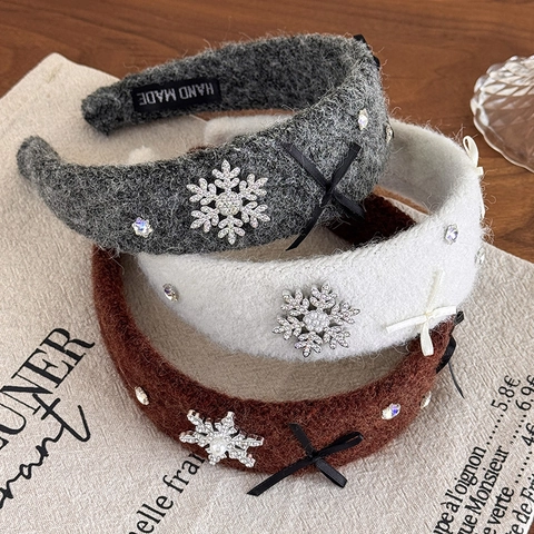Serre-tête en Peluche d'Hiver Pour Femmes Strass Flocon de Neige Noeud Décor Fait Main Accessoires Cheveux Pour Fête de Noël