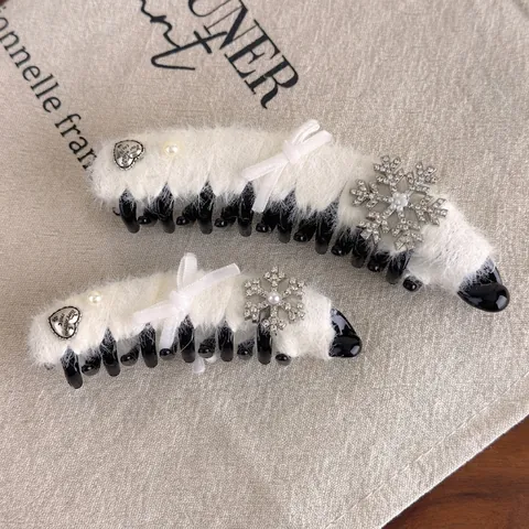 Pinza para el Pelo de Piel Sintética Con Copo de Nieve de Strass Corazón Lazo Peluche Banana para Mujer Accesorio de Invierno