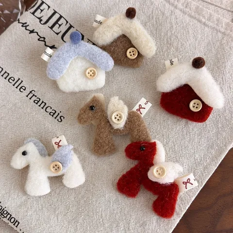 Cute Handmade Plush Horse House Brooch For Women Unique Animal Pin For Sweater Scarf Accessories Year Of Horse Gift