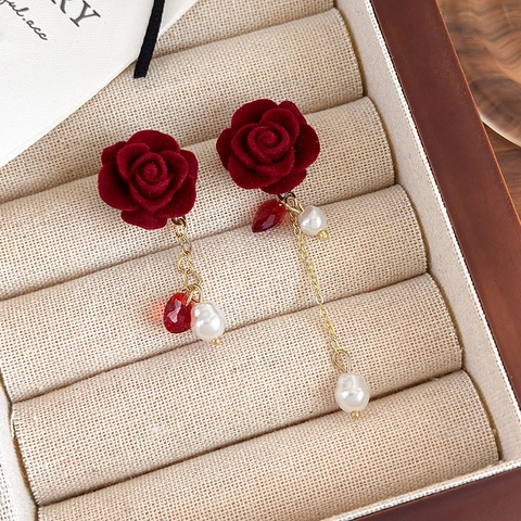 Orecchini a Pendente Asimmetrici Retrò a Forma di Rosa Floccata Con Ciondolo a Cuore in Strass e Perla Artificiale Donna