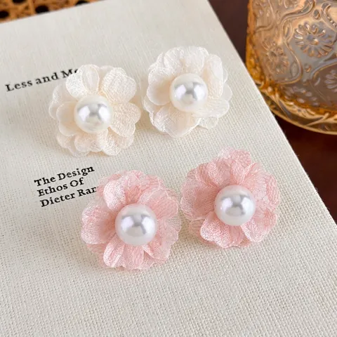 Sweet Chiffon Fabric Flower Stud Earrings With Artificial Pearl Romantic Floral Vacation Style Steel Post Earring Jewelry