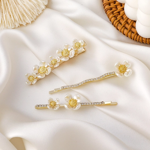 Elegante Fermaglio per Capelli a Forma di Camelia per Donna Stile Francese Lega Perla Artificiale Strass Forcina Matrimonio Festa Accessori Capelli