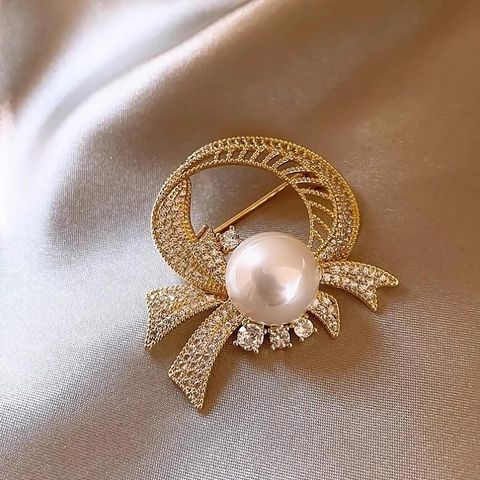 Elegante Spilla a Fiocco in Lega Dorata Con Perla Artificiale Strass Raffinato Gioiello di Moda per Accessori Donna