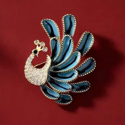 Vintage Alloy Enamel Peacock Brooch For Women Luxury Rhinestone Animal Breastpin Jewelry For Suits Party Daily Accessory