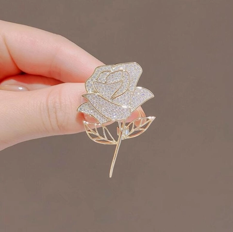 Elegante Spilla a Forma di Rosa in Lega di Strass per Donna Spilla Floreale Scintillante Tonalità Oro per Abito Festa Gioielli