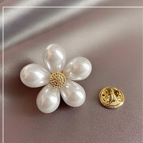 Elegante Broche de Flor de Aleación con Perlas Artificiales para Mujer Oro Blanco Pin Floral Accesorio para Traje