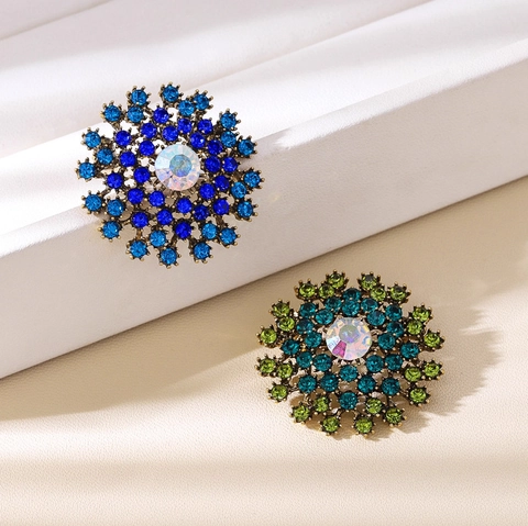 Vintage Legierung Strass Blume Brosche Elegante Löwenzahn Schneeflocke Pin Für Damen Kleid Revers Zubehör Kristall Schmuck Brosche